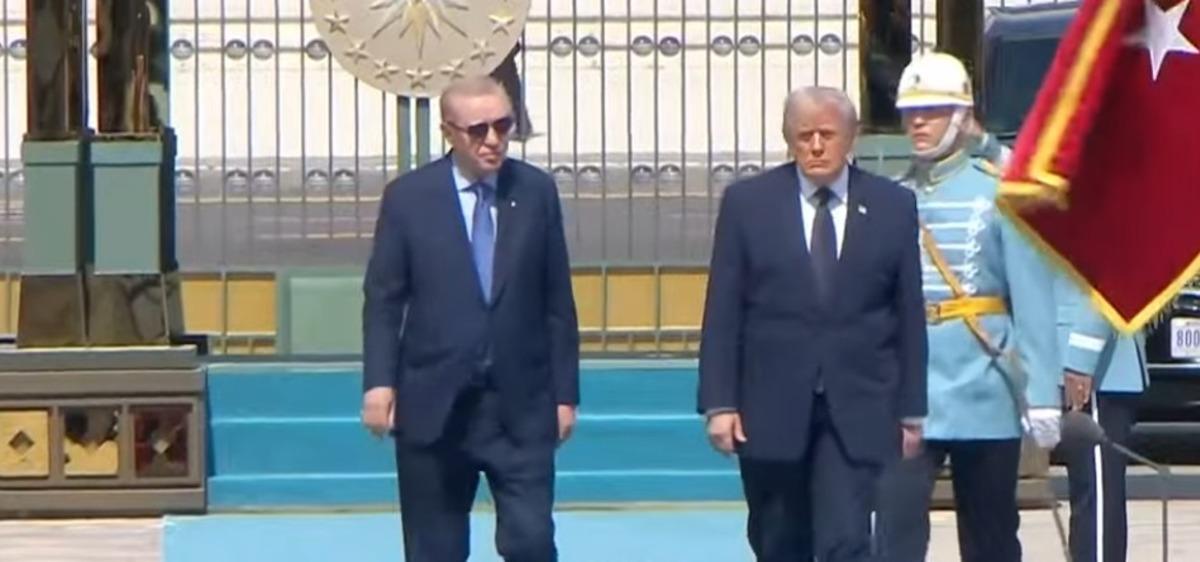 Tarihi kareler! Cumhurbaşkanı Erdoğan, Trump ı böyle karşıladı 4