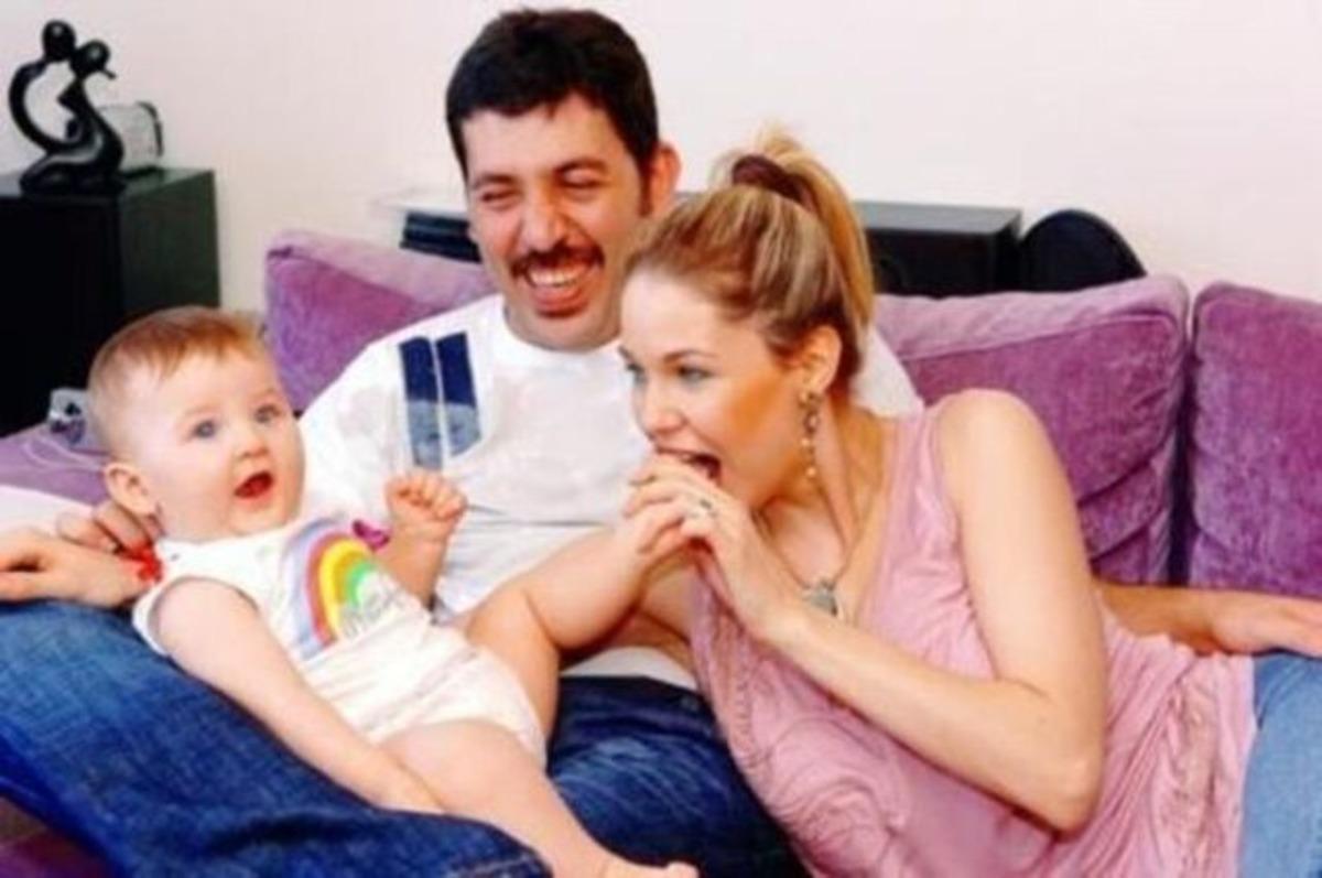 Emre Kınay kızı Duru ile sahneye çıktı! Sosyal medya onları konuştu: Annesinin kopyası 3