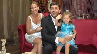 Emre Kınay kızı Duru ile sahneye çıktı! Sosyal medya onları konuştu: ''Annesinin kopyası''