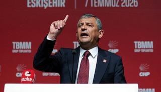 &Ouml;zel'den 'yeni parti' sorusuna yanıt: "Vatandaş bizden ileride gidiyor"