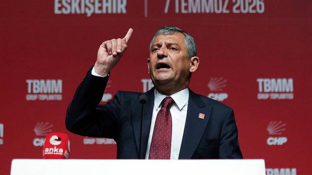 Özel'den 'yeni parti' sorusuna yanıt: Vatandaş bizden ileride gidiyor