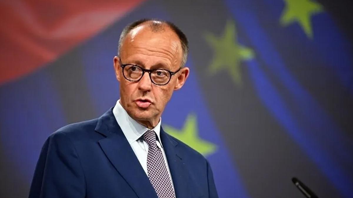 NATO Zirvesi nde Cumhurbaşkanı Erdoğan ve eşi Emine Erdoğan liderleri Külliye de karşıladı! 7