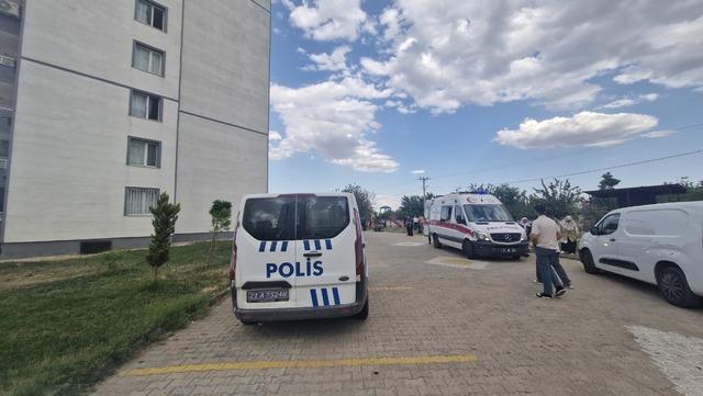 Diyarbakır da apartman yangını: 1 kişi dumandan etkilendi 4