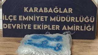 İzmir'de 1 kilo 200 gram esrar ele geçirildi