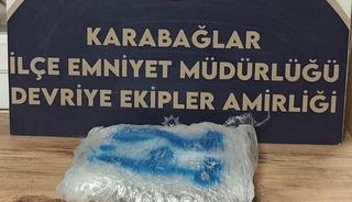 İzmir'de 1 kilo 200 gram esrar ele ge&ccedil;irildi