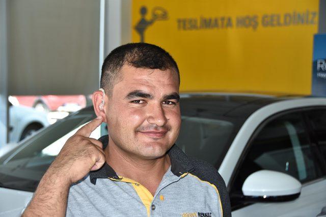 Patronunun aldığı işitme cihazıyla 30 yıl sonra ilk kez duydu 3