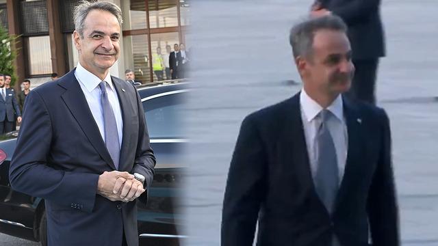 Dikkat &ccedil;eken an! Mi&ccedil;otakis geldiği sırada 'Ceddin Deden, Neslin Baban' marşı &ccedil;alındı