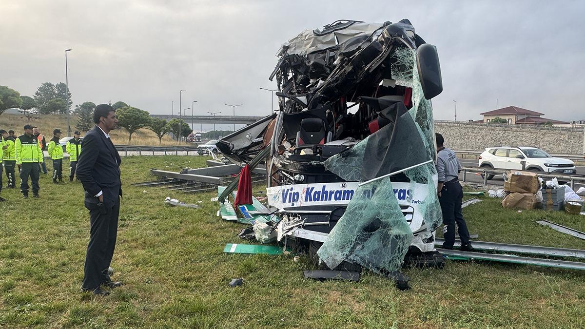 Yolcu otobüsü kazası! 5'i ağır 15 yaralı