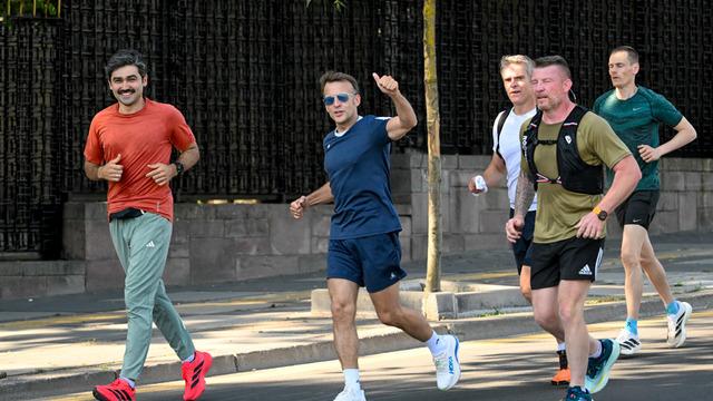 Macron Ankara'da sabah koşusu yaptı! Polis kuş uçurtmadı
