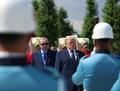 Trump, T�rk komutanlar� b�yle selamlad�