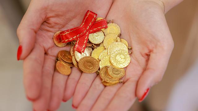 Altın fiyatları ne kadar oldu, düştü mü arttı mı? 8 Temmuz 2026 gram, çeyrek, Cumhuriyet altını...