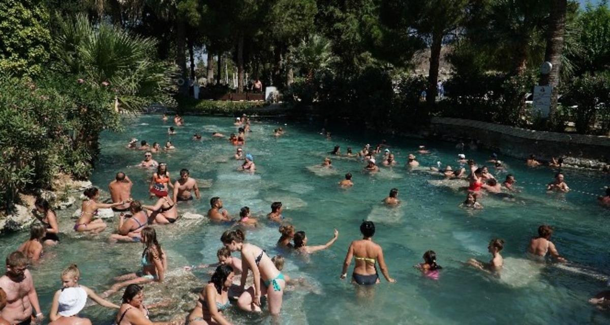 Burası Türkiye de! Antik kalıntıların içinde yüzebilirsiniz 1