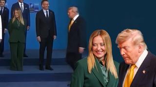 'Yalvardı' demişti... Meloni, Trump'ı görmemek için yüzünü çevirdi