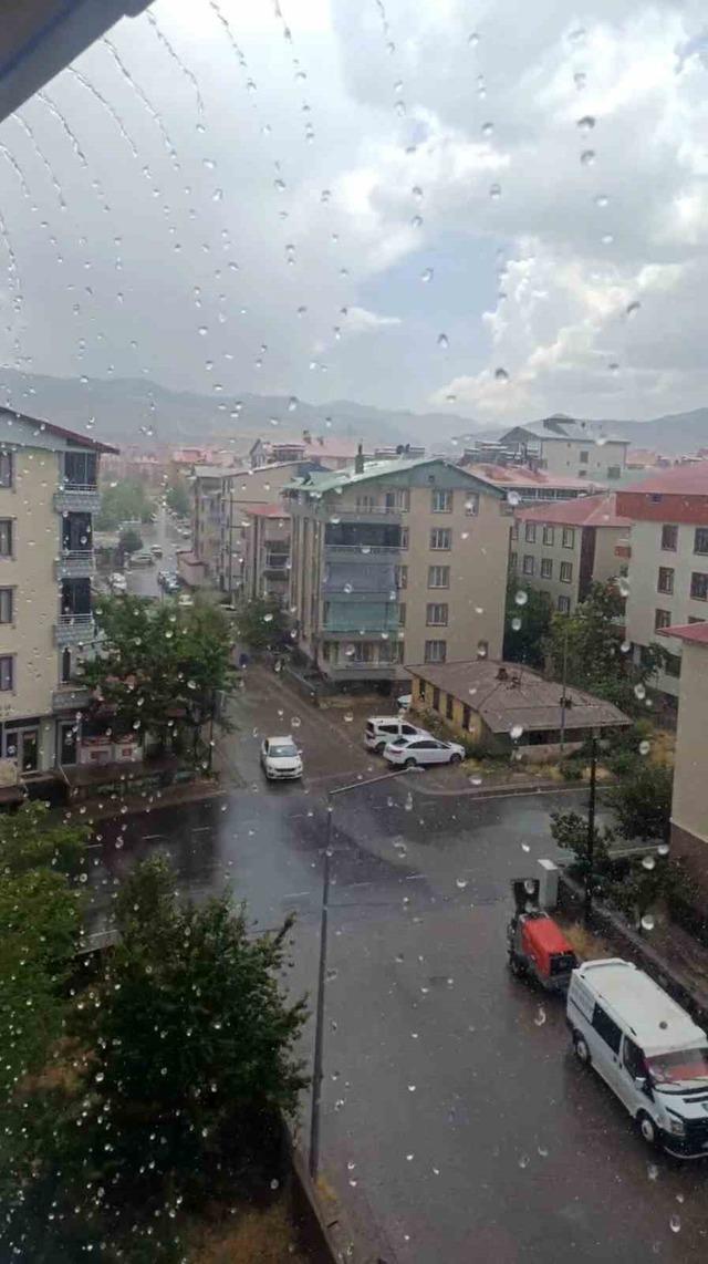 Meteorolojinin uyardığı Bing&ouml;l&rsquo;de sağanak etkili oldu 2