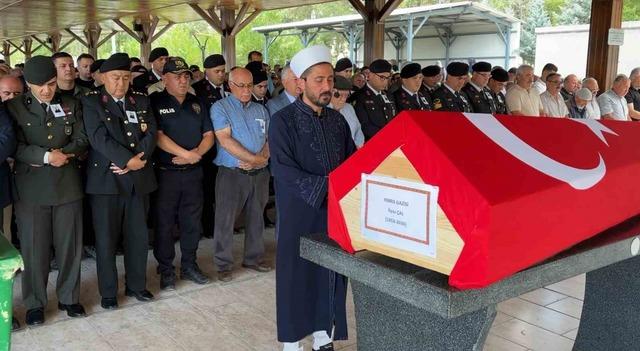 Kıbrıs Gazisi askeri t&ouml;renle son yolculuğuna uğurlandı 4