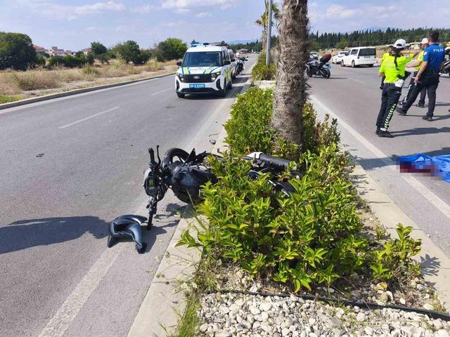Ağaca çarpan motosikletin sürücüsü yaşam mücadelesini kaybetti 5