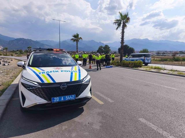 Ağaca çarpan motosikletin sürücüsü yaşam mücadelesini kaybetti 4