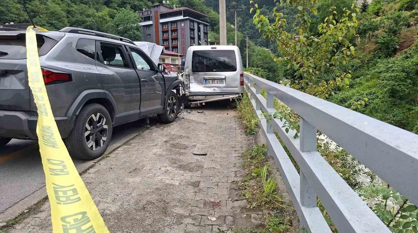 Trabzon&rsquo;da trafik kazası: 7 Arap turist yaralı