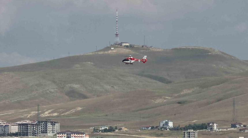 Ambulans helikopter kalp hastası i&ccedil;in havalandı
