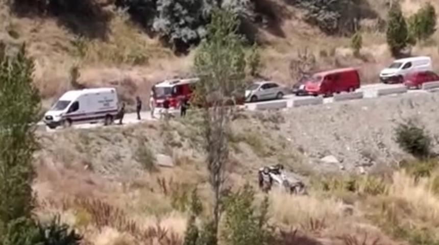 Şarampole yuvarlanan otomobilin s&uuml;r&uuml;c&uuml;s&uuml; yaralandı