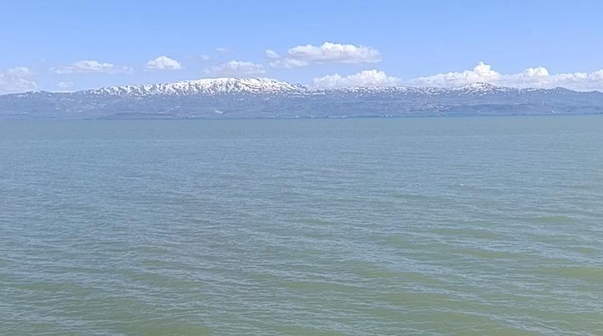 Van G&ouml;l&uuml;&rsquo;nde y&uuml;zmek yasaklandı