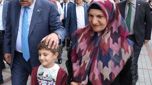 Komutandan özür dilemesi gerekir