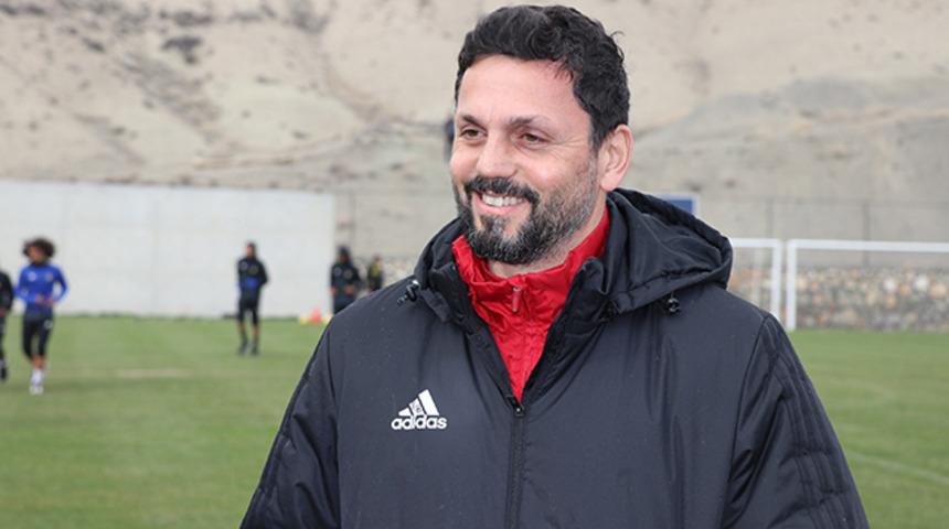 Evkur Yeni Malatyaspor, Erol Bulut'la yola devam edeceklerini a&ccedil;ıkladı!