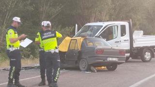 Sivas'ta kamyonetle otomobil çarpıştı: 1 ölü, 2 yaralı