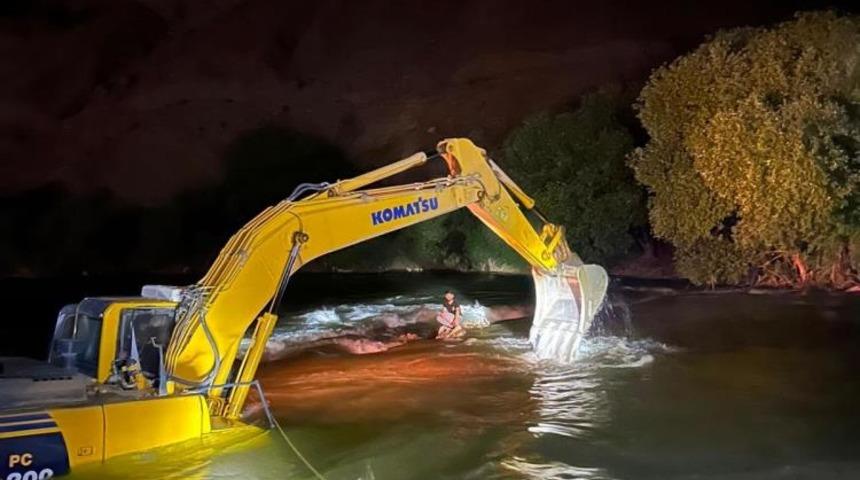 Kezer &Ccedil;ayı'nda mahsur kalan gen&ccedil;, kep&ccedil;eyle kurtarıldı