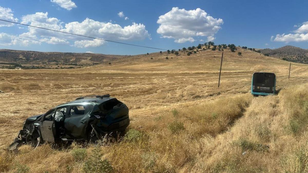 Çarpışmaktan kaçtılar kazadan kaçamadılar: 2 yaralı