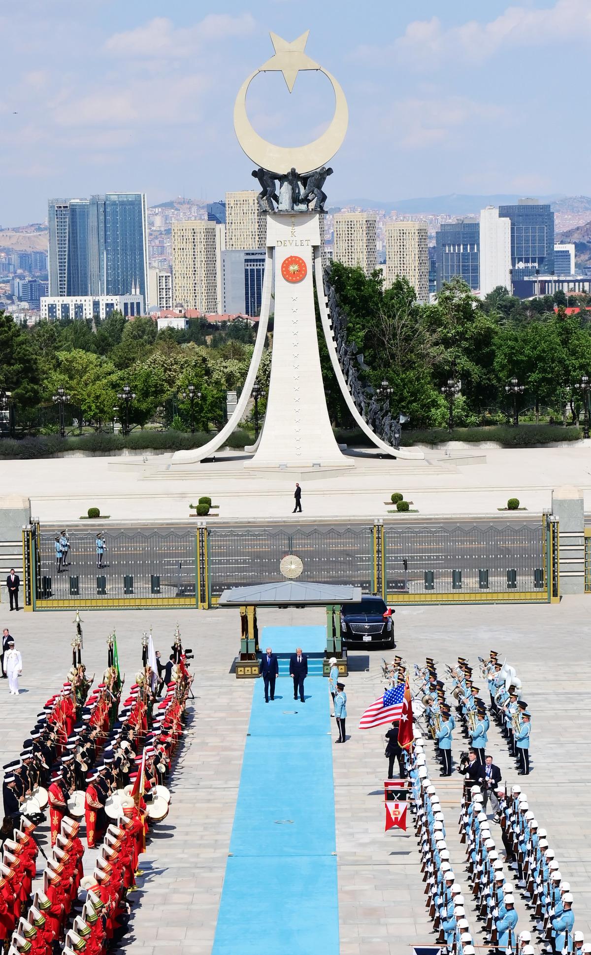 Yeni&ccedil;eriler, liderlerin dikkatini &ccedil;ekti! Erdoğan ne dediklerini a&ccedil;ıkladı 4