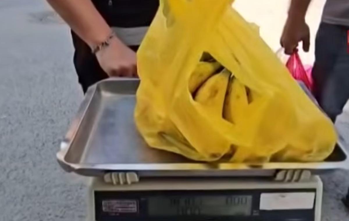 Pazardan  2,5 kilo  muz aldı ama aslında &ouml;yle sandı:  İşin foyası ortaya &ccedil;ıktı  1
