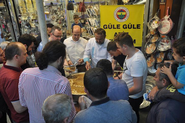 Aziz Yıldırım seçimi kaybedince helva dağıttı! G3