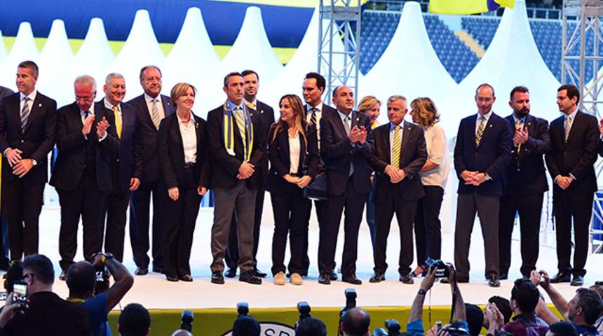 Selahattin Baki Sheffield United'daki görevini bırakıp Fenerbahçe yöneticisi oldu