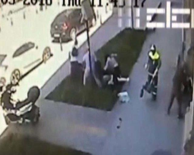 Kadına sokak ortasında saldırı kamerada