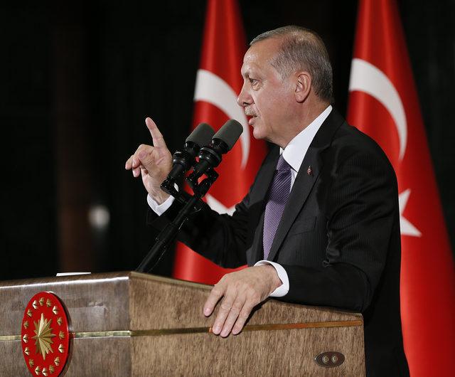 Erdoğan: Sizlerden ricam her fırsatta gençlere eski Türkiye'yi anlatmanızdır