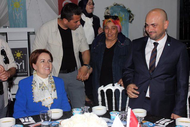 Meral Akşener: Kim çemkiriyorsa bilin ki ağır kallavi FETÖ'cüdür