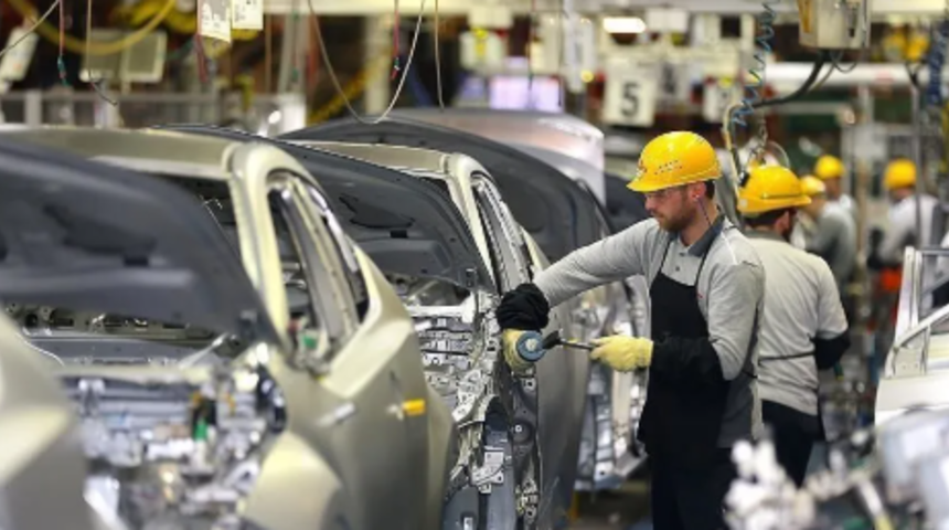 Otomotiv devinde kriz b&uuml;y&uuml;yor: 100 bin kişi işten &ccedil;ıkarılabilir