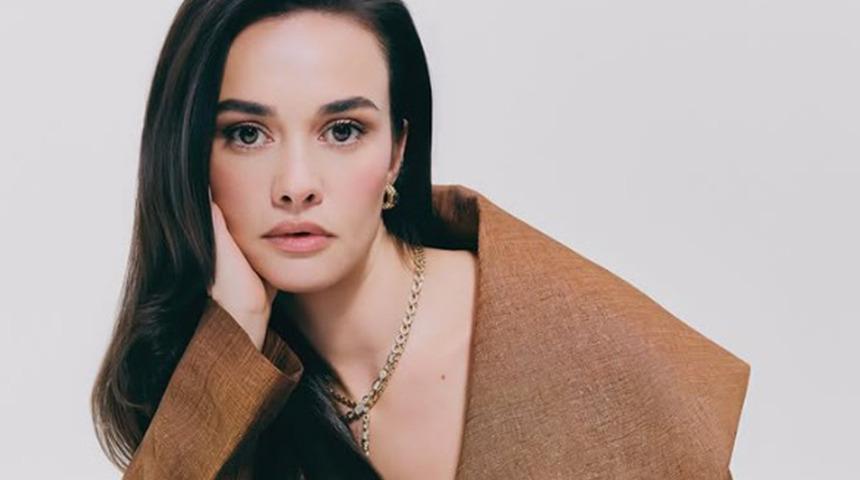Hande Soral ekrana d&ouml;n&uuml;yor! TRT ile anlaşmaya vardı