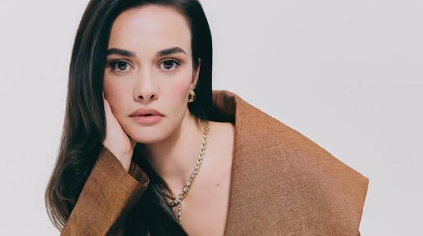 Hande Soral ekrana d&ouml;n&uuml;yor! TRT ile anlaşmaya vardı