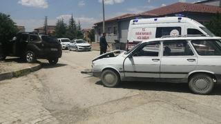 Son dakika: Yalva&ccedil;&rsquo;ta iki otomobil &ccedil;arpıştı: 2 yaralı