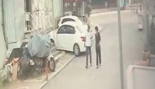 Her şey 16 dakikada oldu! Katiliyle yan yana y&uuml;r&uuml;m&uuml;ş: Son g&ouml;r&uuml;nt&uuml;leri ortaya &ccedil;ıktı