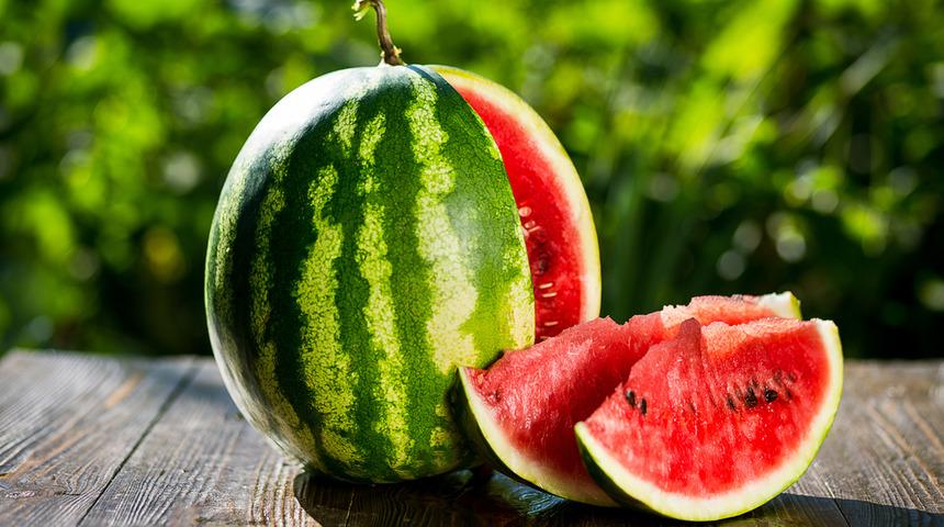 İşte Ramazan sofralarının da serinleten lezzeti karpuzun 8 önemli faydası