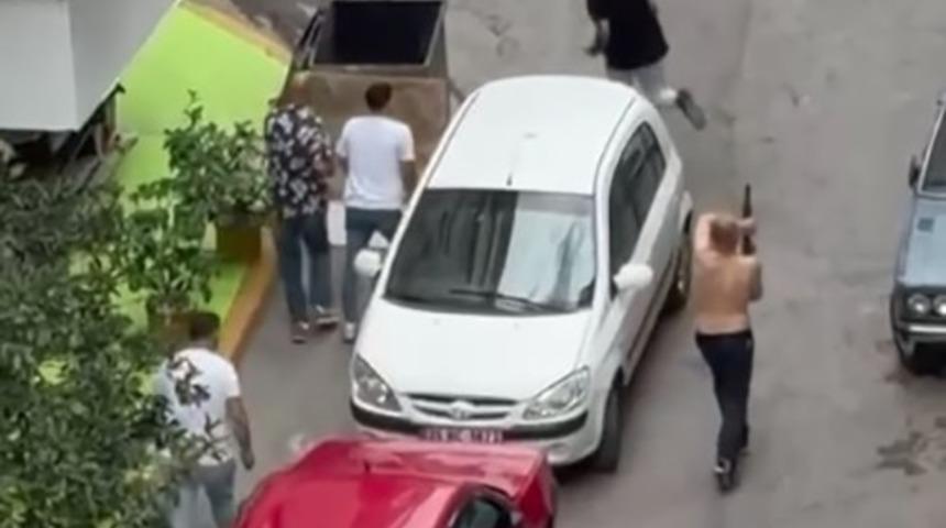 İzmir&rsquo;de sokak ortasında t&uuml;fekle dehşet sa&ccedil;an şehir magandaları kıskıvrak yakalandı