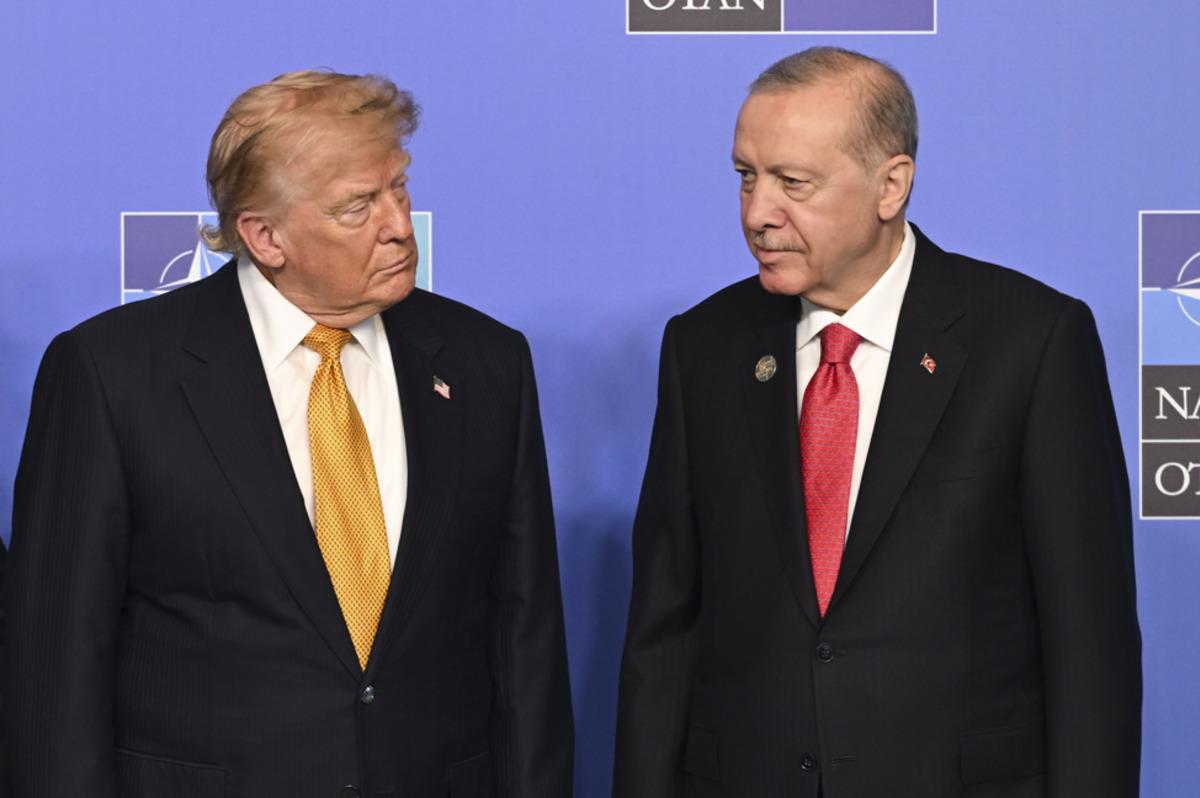 Beyaz Saray, Trump ve Erdoğan ın tokalaştığı fotoğrafı paylaştı 1