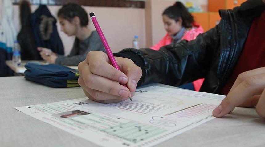 LGS Matematik testine büyük tepki! "LGS iptal" çağrısı trend oldu!