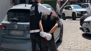 İzmir’de oto galeriyi kurşunlayan 2 şüpheli tutuklandı