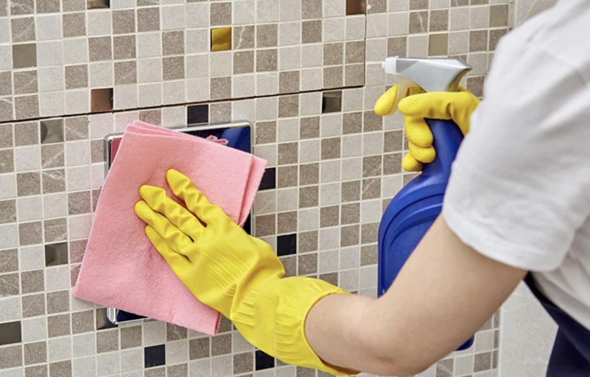 Mutfak fayansları ve banyo derzlerindeki inatçı lekeleri kimyasallara boğulmadan söküp atacak yeni nesil temizlik tüyoları 4