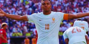 Fransa vitesi y&uuml;kseltti! Mbappe ve Dembele yarı final kapısını a&ccedil;tı