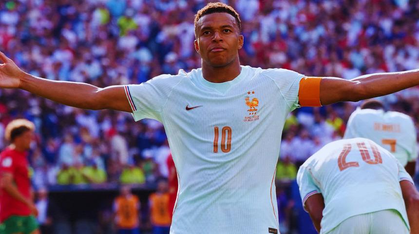 Fransa vitesi y&uuml;kseltti! Mbappe ve Dembele yarı final kapısını a&ccedil;tı